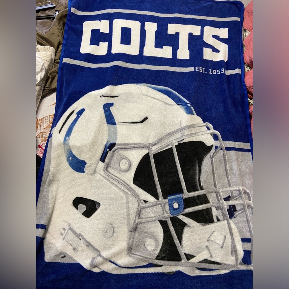 MAKE IT OFFICIAL Fleece COLTS Throw Blanket